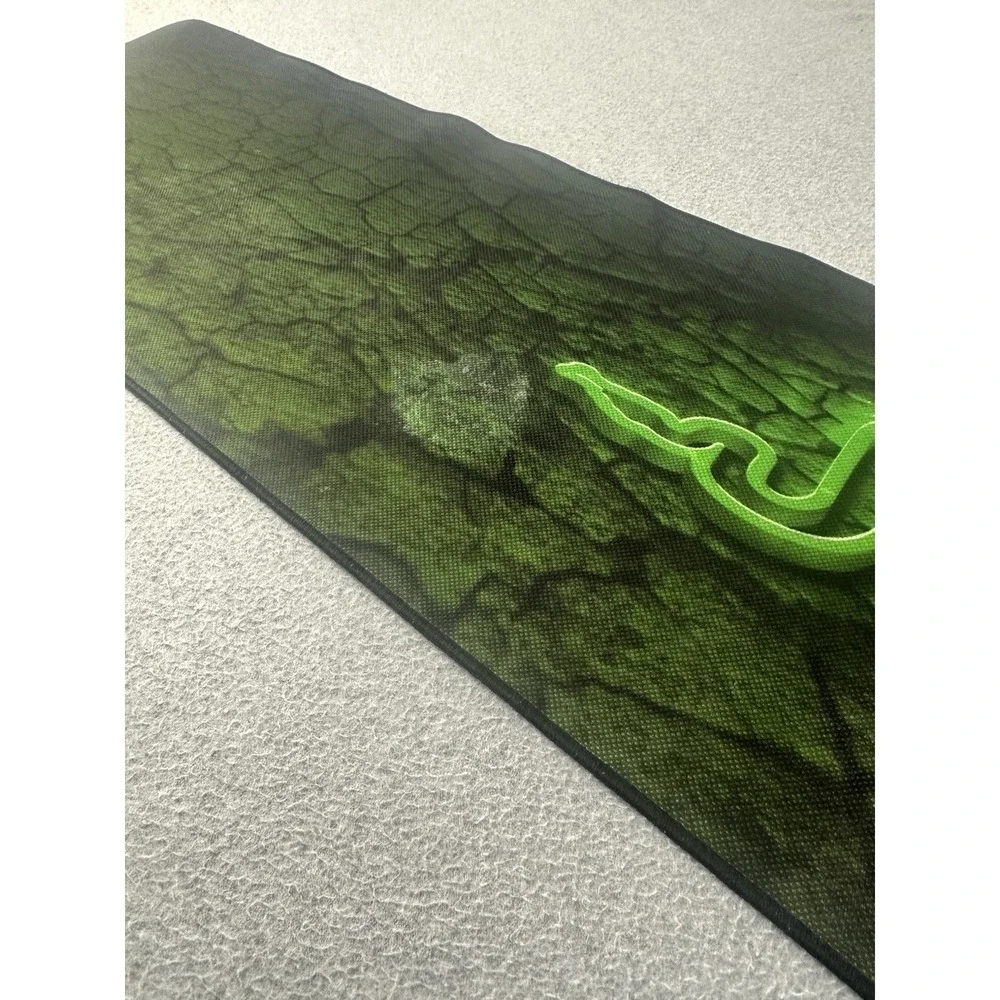 Razer Goliathus Fissure Extended Control Cross Ex Mouse Pad Wrist Rest Green